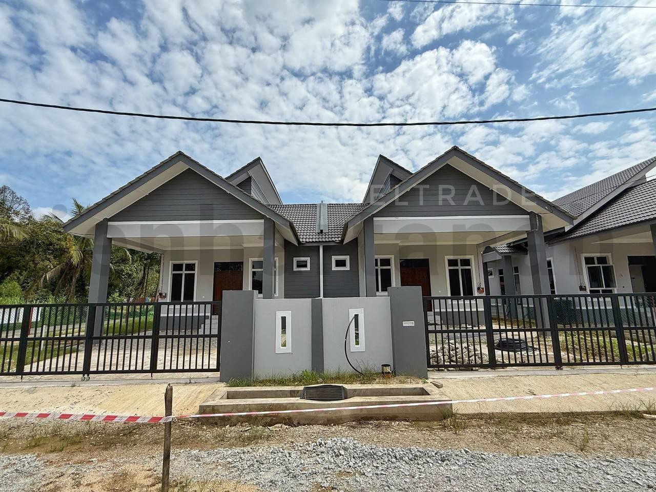 RUMAH SEMI-D 1 TINGKAT UNTUK DIJUAL DI BUNUT SARANG BURUNG, WAKAF BHARU