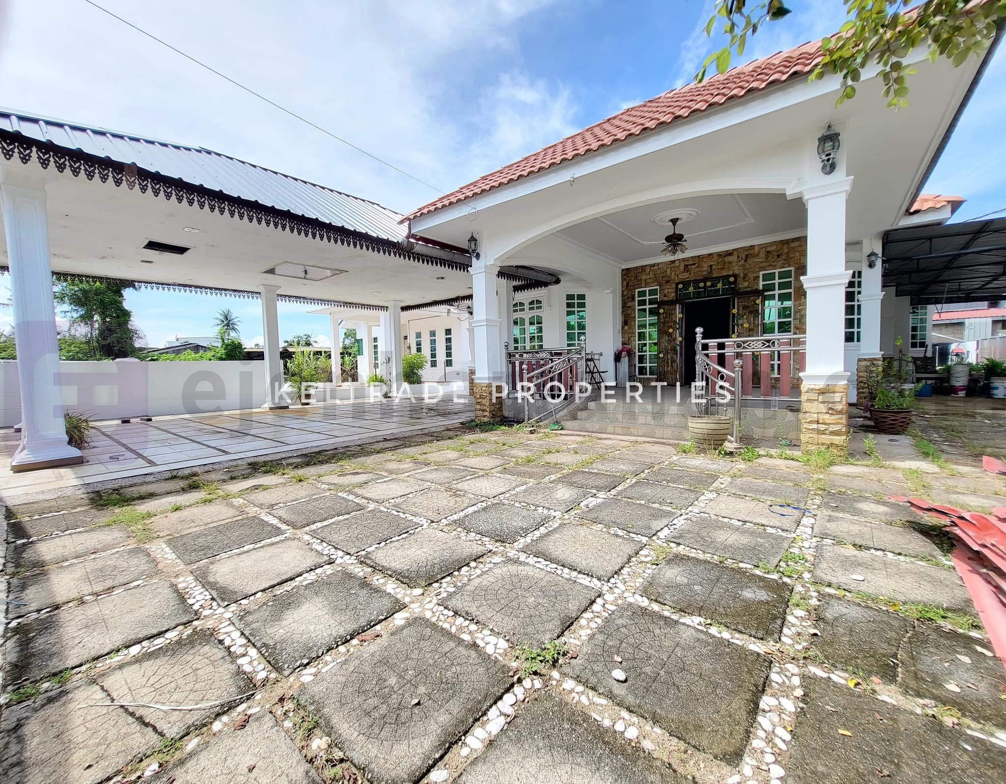 Rumah Banglo Besar 1 Tingkat Dalam Bandar Tanah Merah