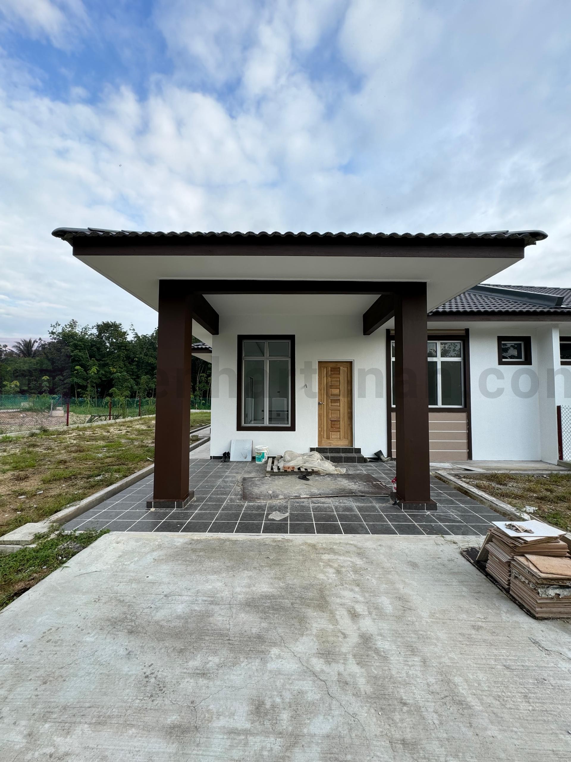 SEMI D 1 TINGKAT JENIS ANGGERIK DI HUTAN PASIR