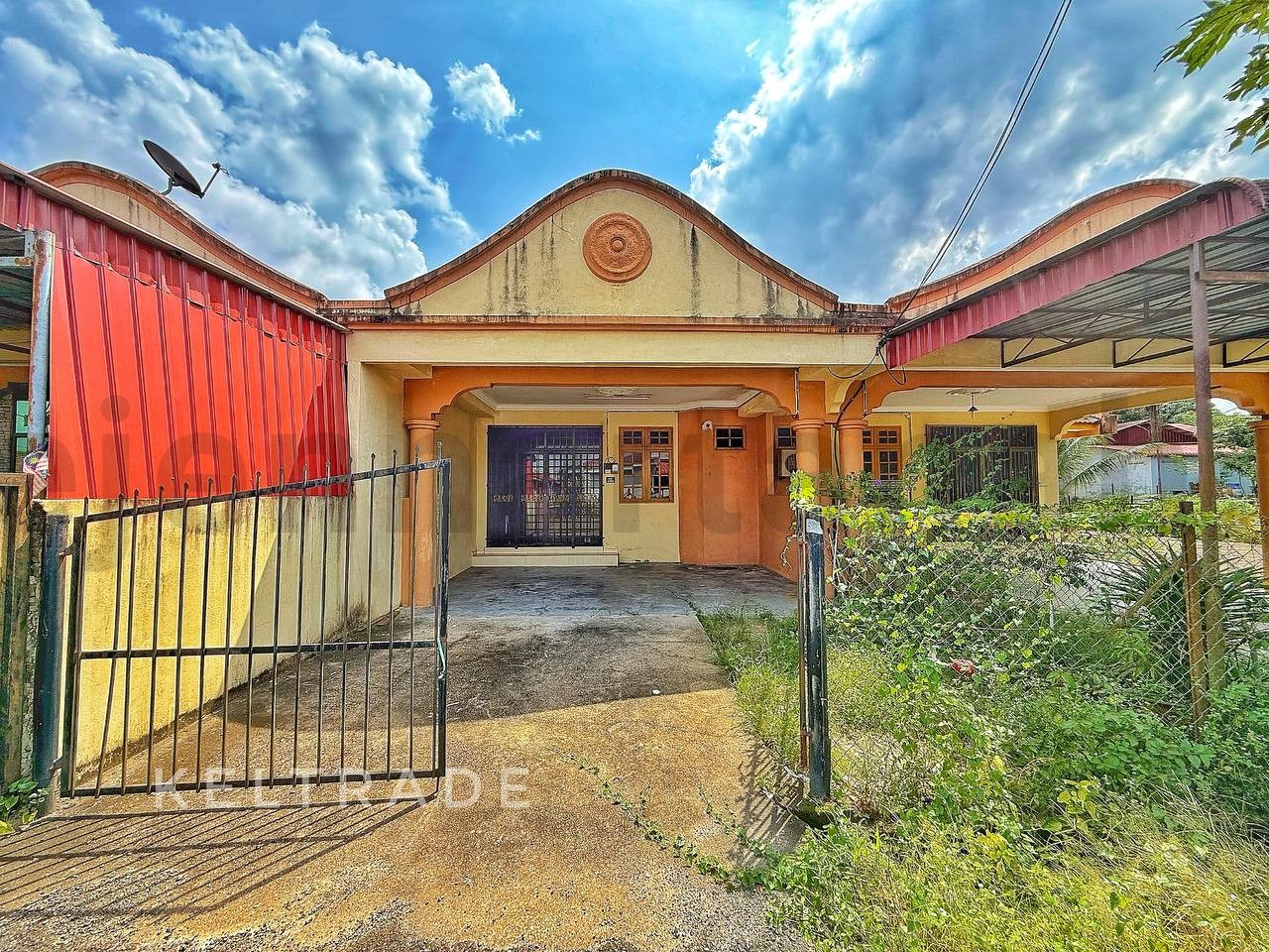 Teres setingkat Taman Kota Harmoni, Tanah Merah