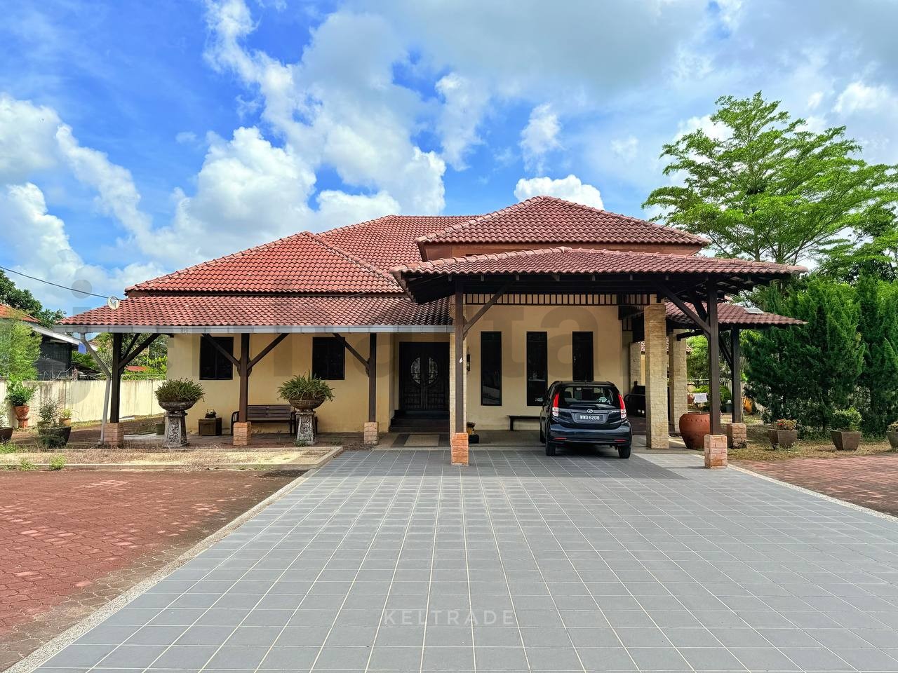 BANGLO MODEN KONTEMPORARI DAN TANAH LUAS, CHEMPAKA, KOTA BHARU, KELANTAN